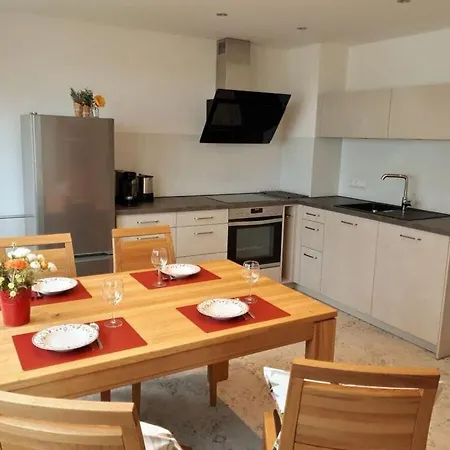 Basler - Het Kleine Vakantiegeluk זאלם